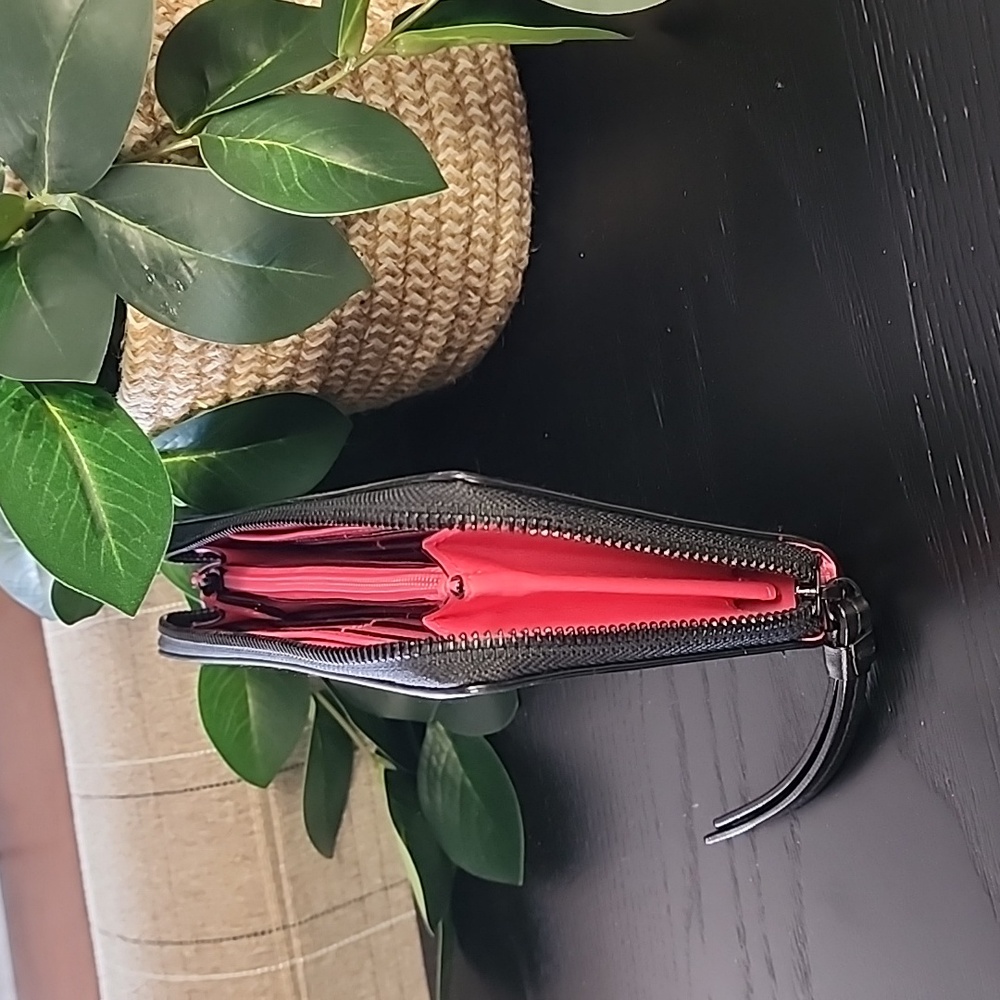 VICTORIA'S SECRET Love Kisses Zip Around Long Wallet Wristlet Lips Vegan Leather - Picture 5 of 13